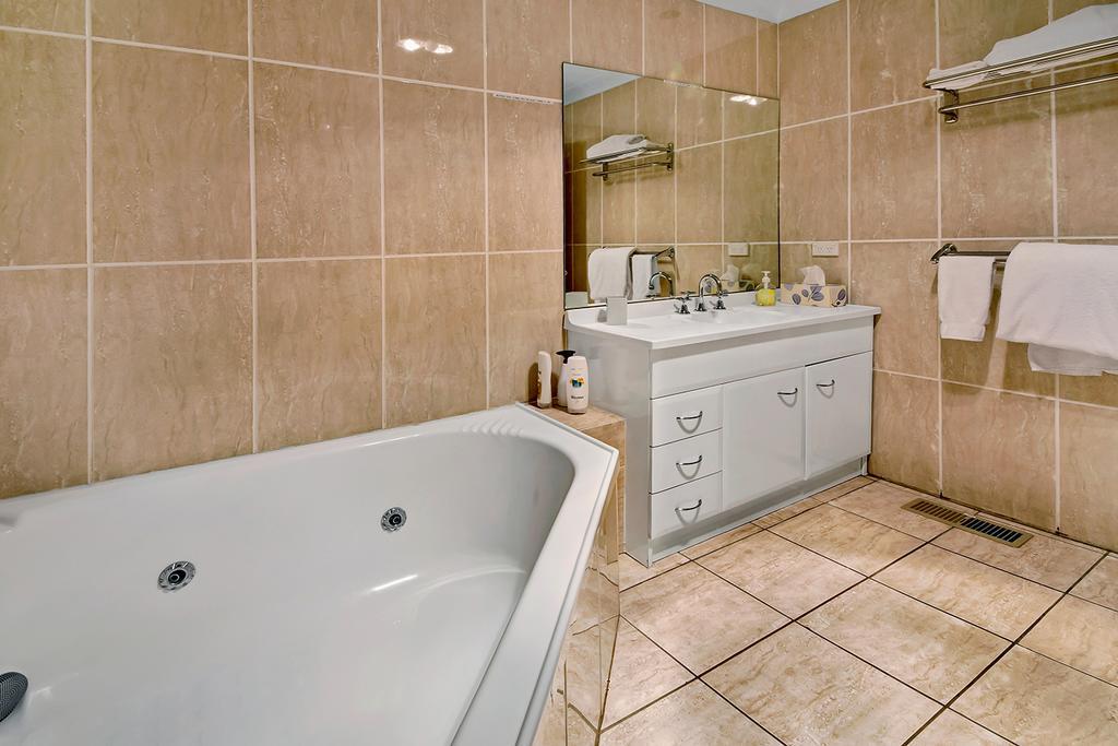 Swedish Room with Spa Bath